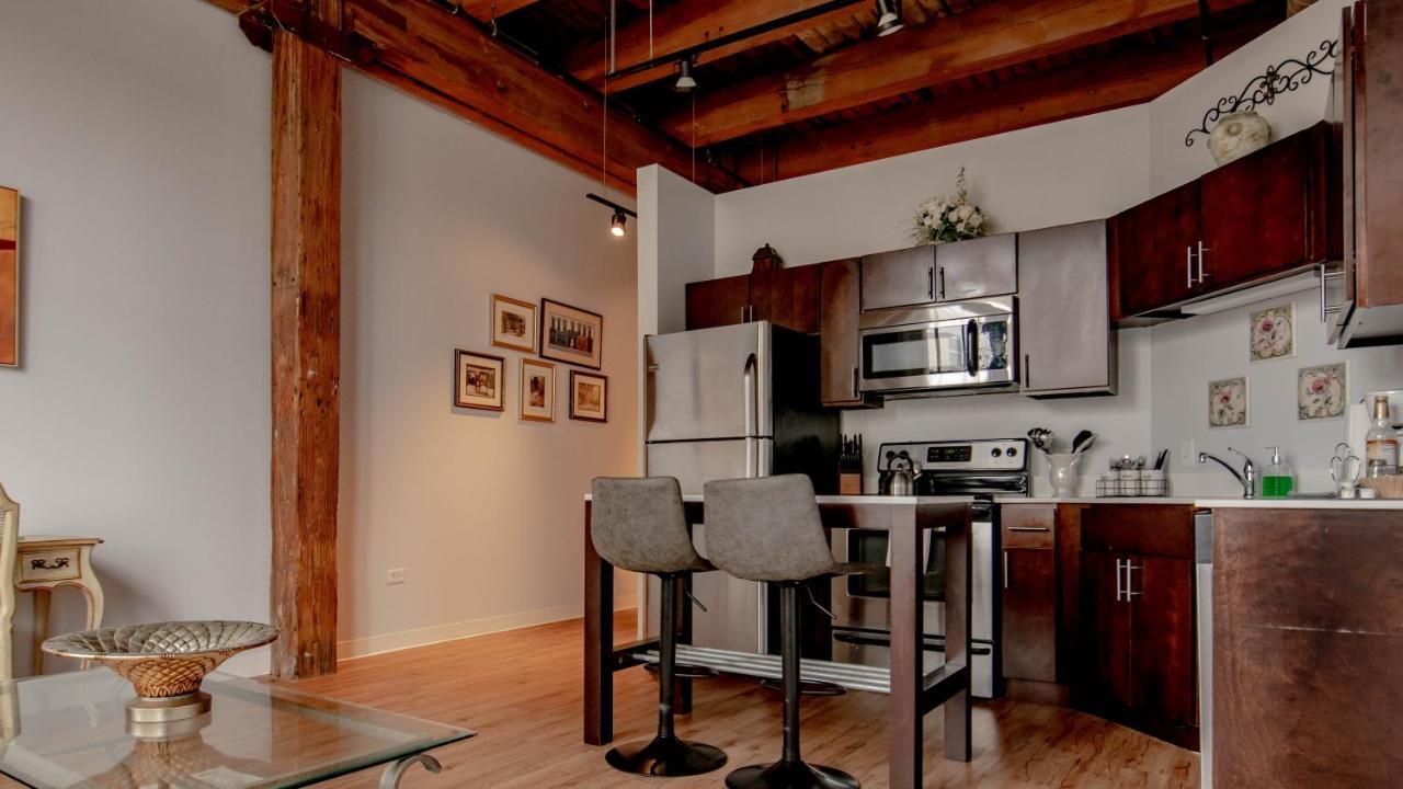 Luxery Stay Chicago - Themed Units! Close To Downtown, Mccormick Place & Wintrust Arena Exterior photo