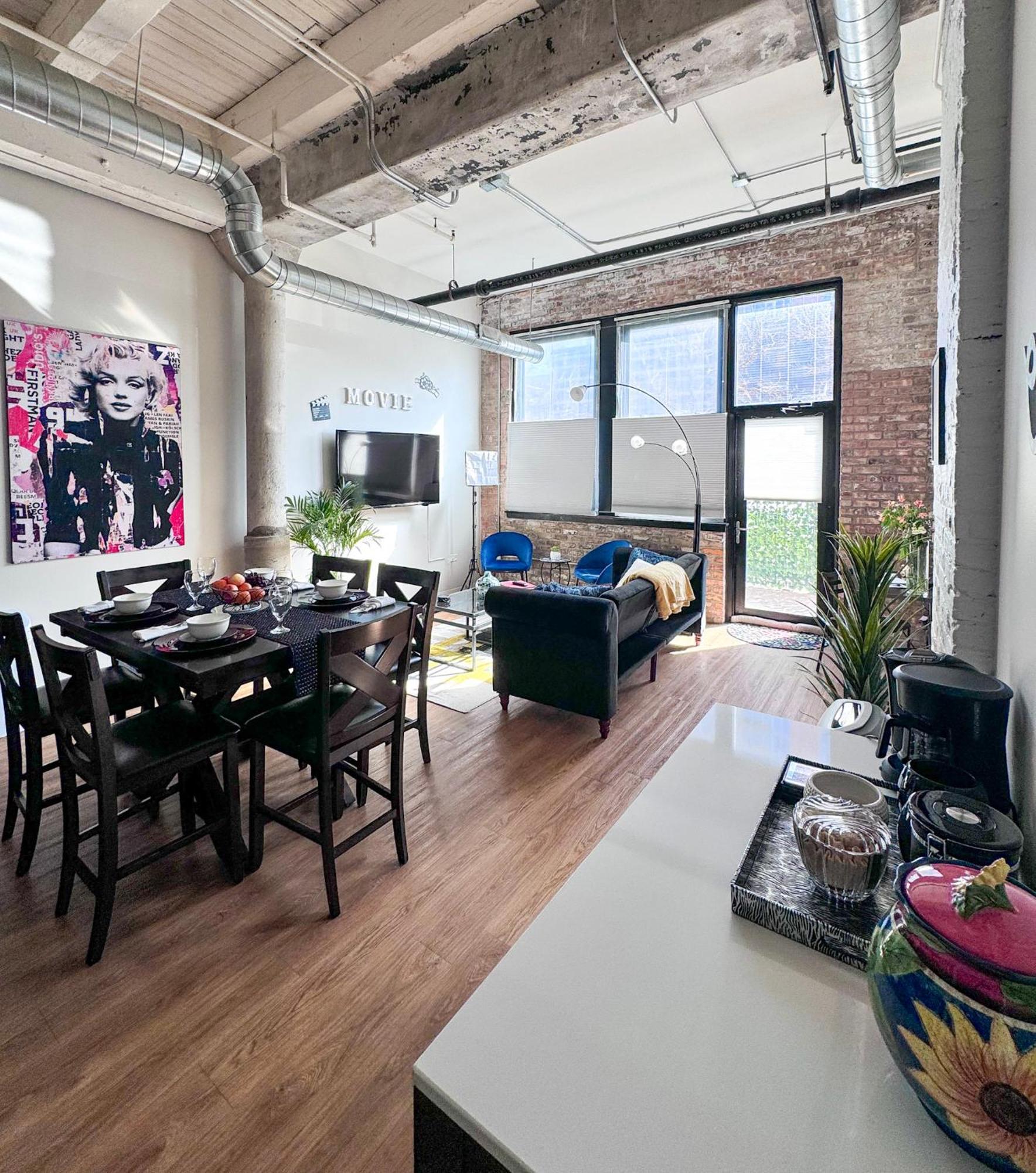 Luxery Stay Chicago - Themed Units! Close To Downtown, Mccormick Place & Wintrust Arena Exterior photo